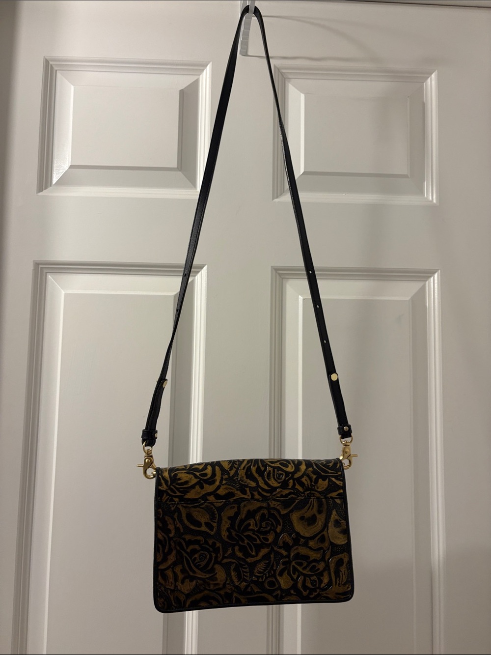Brahmin Black and Gold Scroll Leather Crossbody Bag - Picture 2 of 5